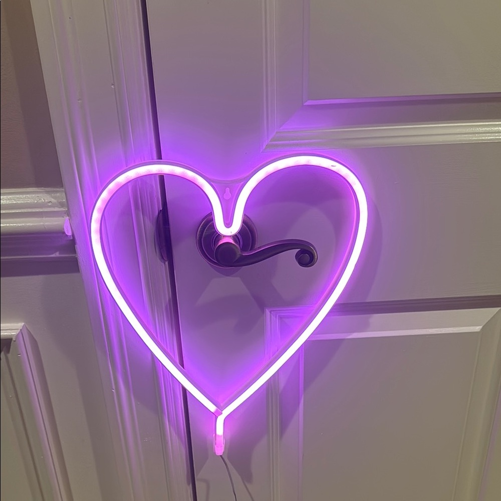 Hot Pink Heart Neon Wall Light-perfect for college dorm wall